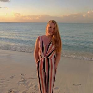 Meet your Posher, Abbie